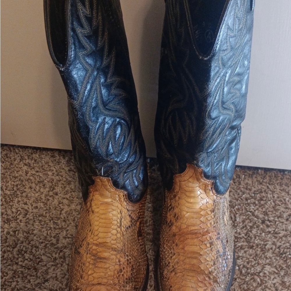 Black and Tan Cowboy Boots
